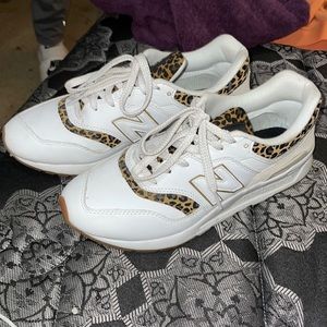 Womens new balance 997H shoes